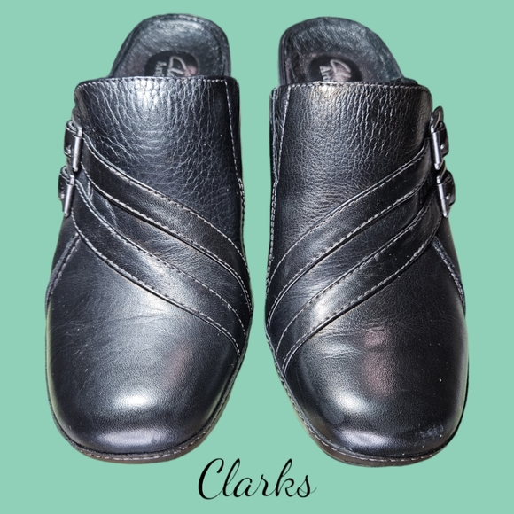 Clarks Artisan Leather Black Artesia Slip On Shoes - Picture 2 of 12